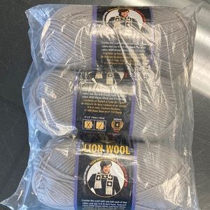 Lion Brand Yarn 100% Wool NWT 3 Skeins Pearl Gray